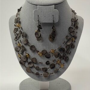 NWOT - Never worn Multi strand necklace